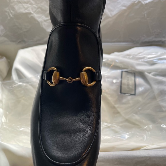 Gucci leather knee high boots with crystallized rhinestones at heel. - Picture 3 of 12